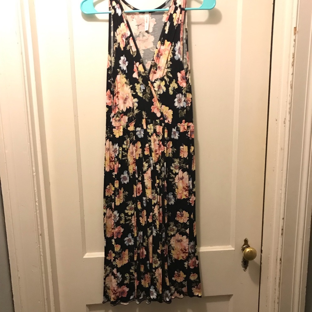 VNeck floral Midi Dress